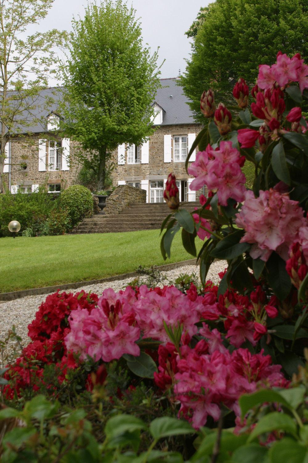 Logis Hotel Du Chateau Combourg Restaurante foto
