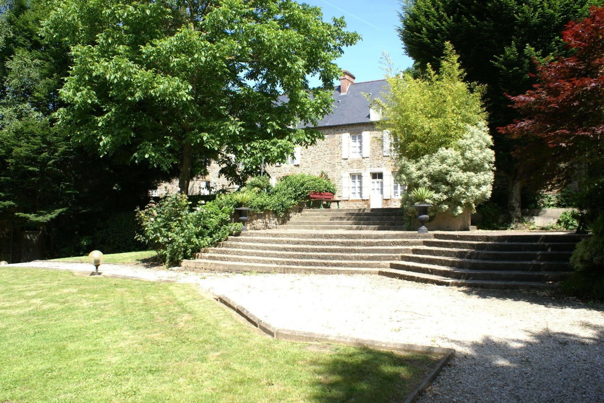 Logis Hotel Du Chateau Combourg Exterior foto